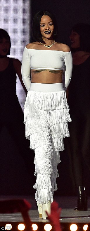 Brit Rihanna (8)
