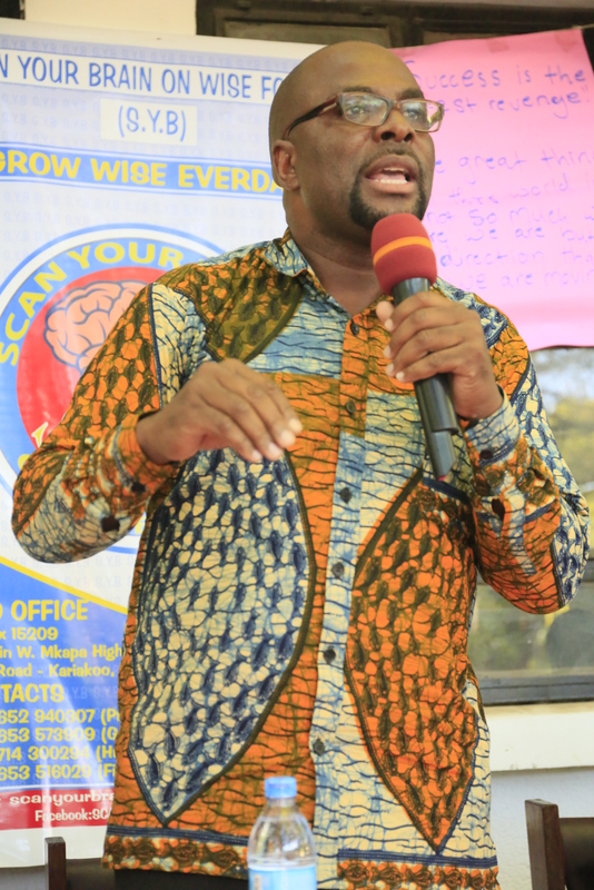 Shigongo akizungumza na wanafunzi (hawapo pichani)
