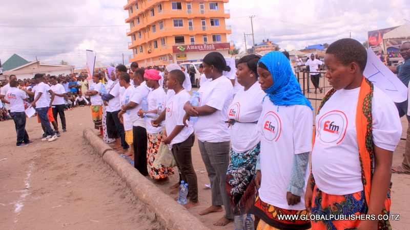 2.Washiriki upande wa akina mama wakijiandaa kwa mzunguko wa kwanza.