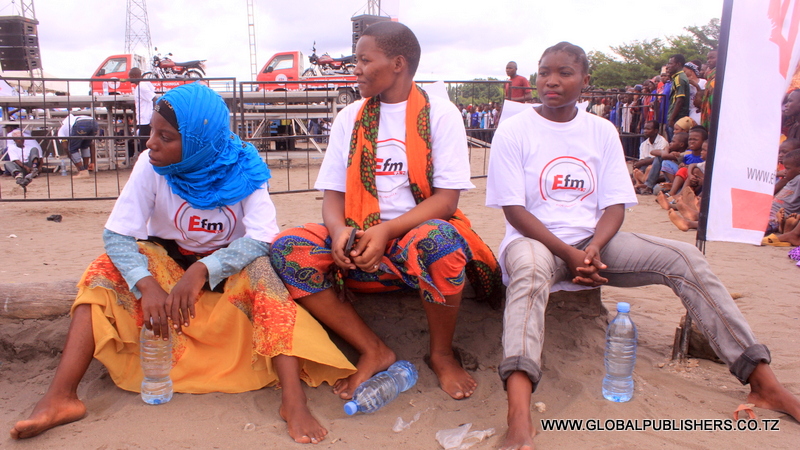 4.Baadhi yao wakiwa katika mapumziko.