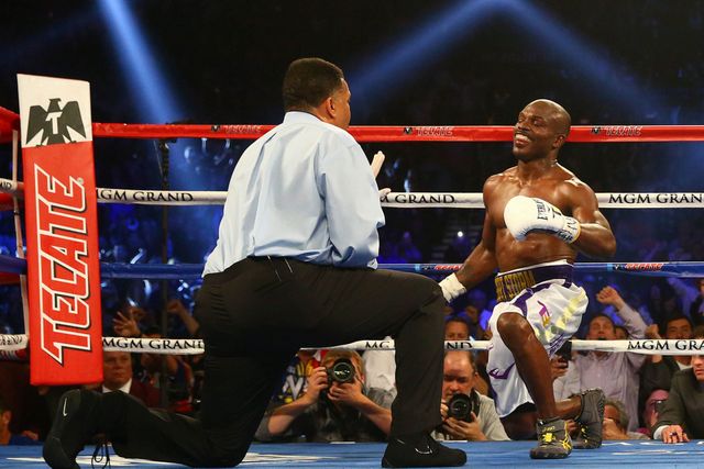 Referee-Tony-Weeks-counts-as-Timothy-Bradley-gets-up
