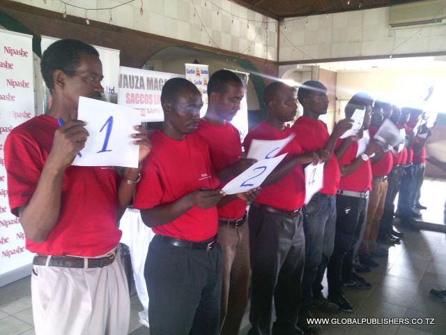 Saccos wauza magazeti (4)