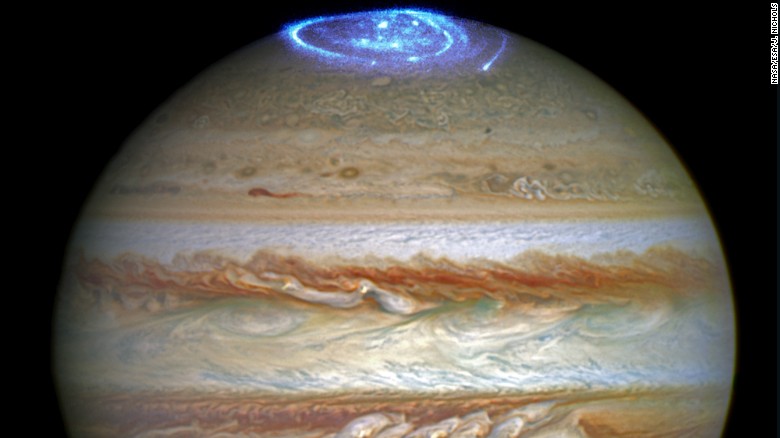 jupiter-juno-auroras-exlarge-169