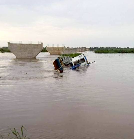 Kivuko cha Mto Kilombero chapinduka - Global Publishers