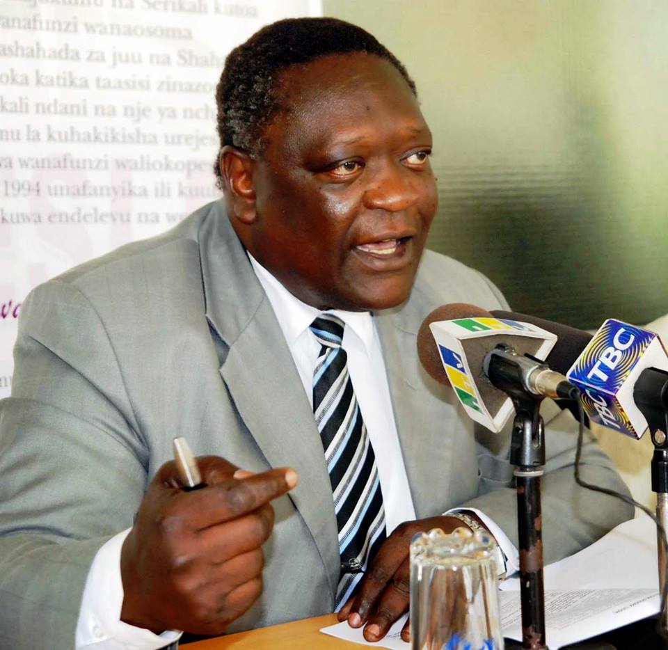 Waziri wa elimu amfuta kazi Mkurugenzi wa Bodi ya Mikopo