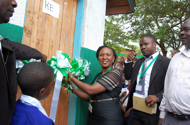 Benki ya Posta yajenga vyoo shule ya msingi Makambi mkoani Ruvuma