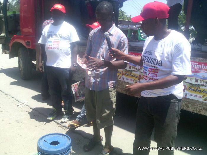 Wasomaji Kawe Wachangamkia Magazeti, Droo ya Pili ya Shinda Nyumba