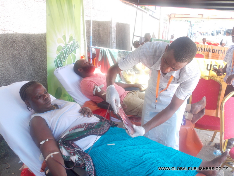 Wakazi wa Dar wajitokeza kuchangia damu leo