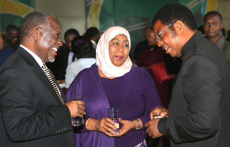Picha: Rais Akiteta na Makamu na Waziri Mkuu‏