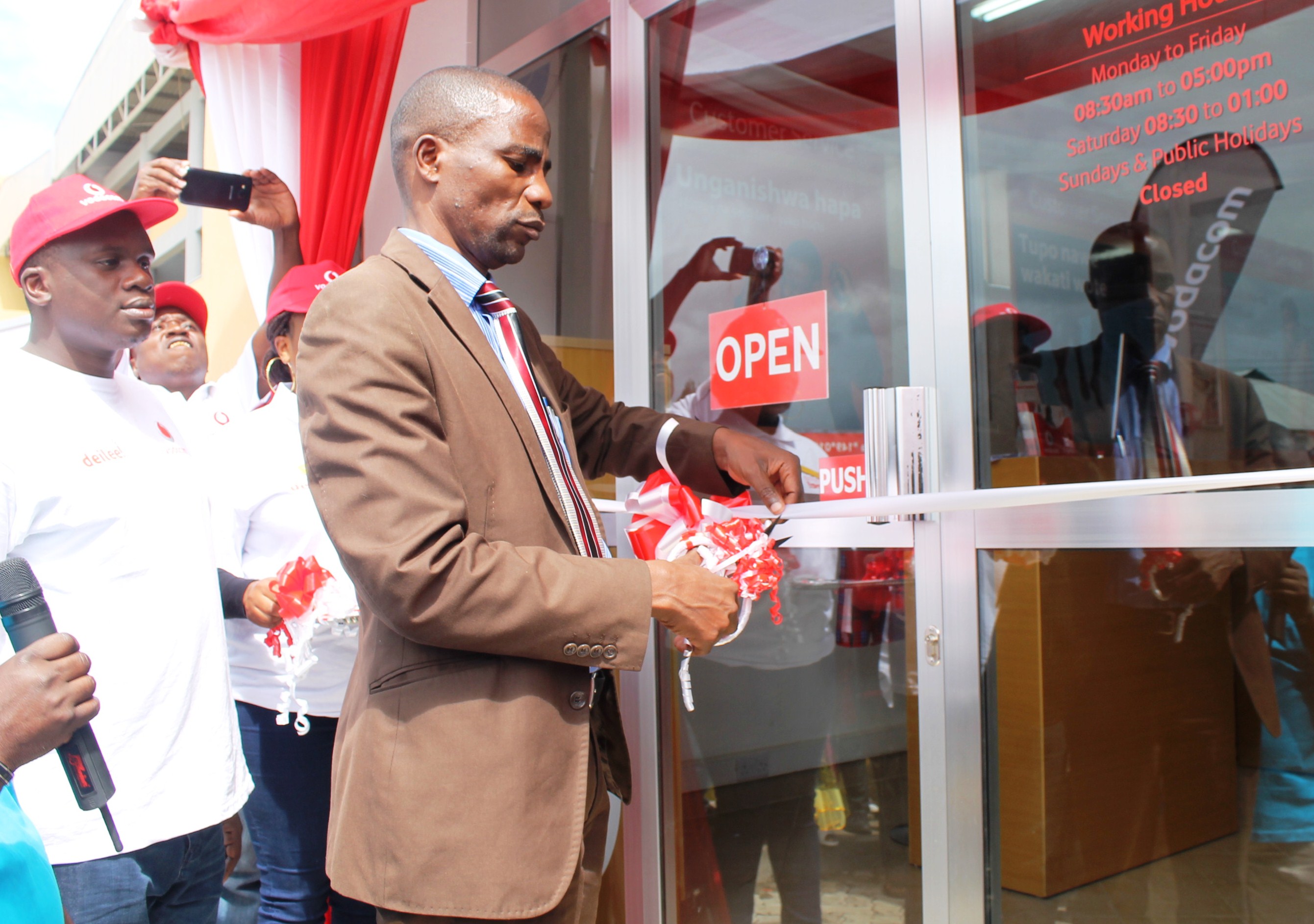 Vodacom Yafungua Duka Mbeya - Global Publishers