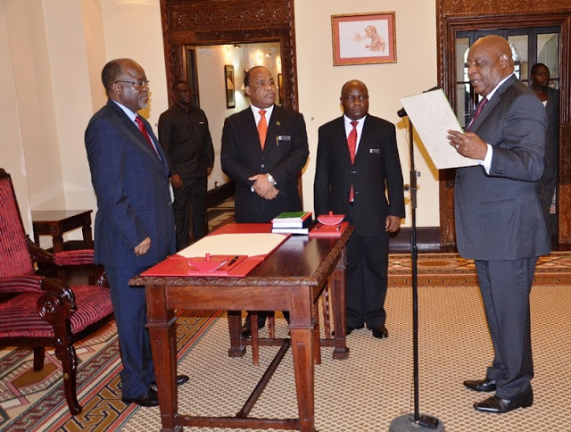 JPM Amuapisha Balozi Chikawe, Ikulu-Dar - Global Publishers