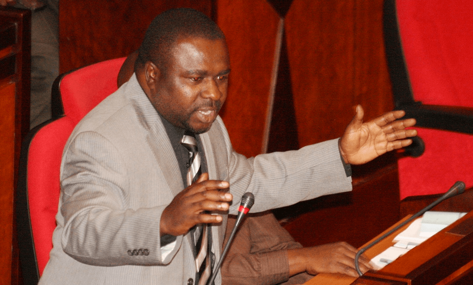 VIDEO: Kama Tunakimbiza Mwenge Basi Tukimbize Jembe, Nyundo & Shoka – Sugu