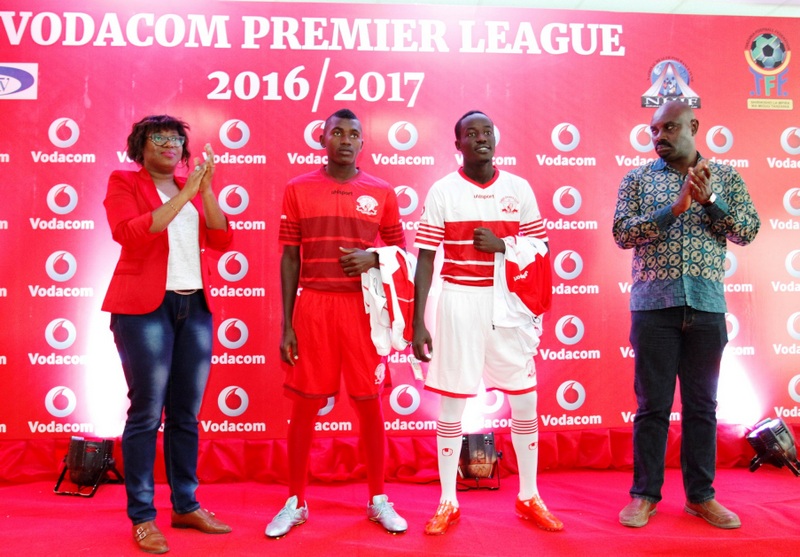 Vodacom Yakabidhi Vifaa kwa Timu Zinazoshiriki Ligi Kuu (VPL) - Global Publishers