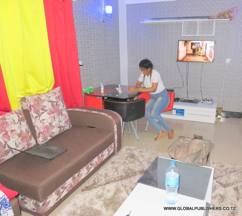 Lulu Diva: ‘Mgonjwa’ Wa Kioo (Mpaka Home) - Global Publishers