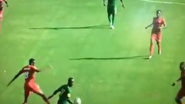 Angalia Video Uone Jinsi Tambwe Alivyounawa Mpira Na Kupachika Bao Jana Uwanja Wa Taifa - Global Publishers