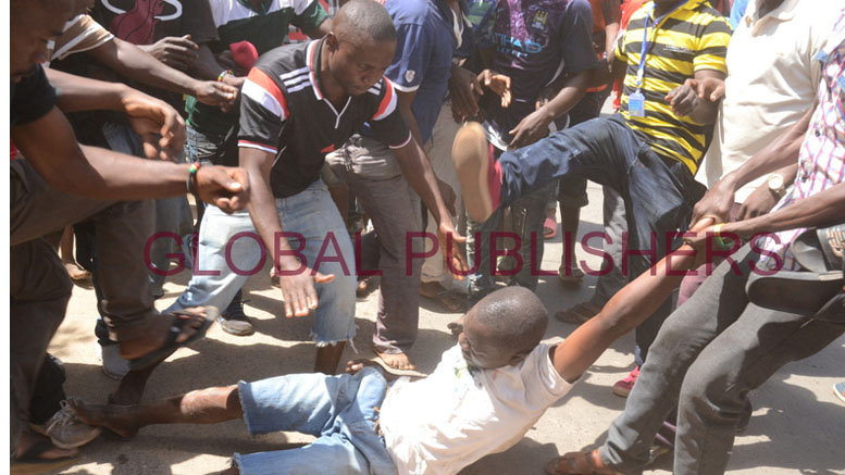 Njemba Ala Kichapo ‘Hevi’ Standi Ya Daladala Mchana Kweupe - Global Publishers