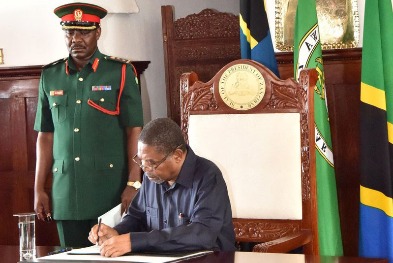 Dkt. Shein Asaini Mswaada wa Sheria ya Uchimbaji Mafuta na Gesi Asilia - Global Publishers