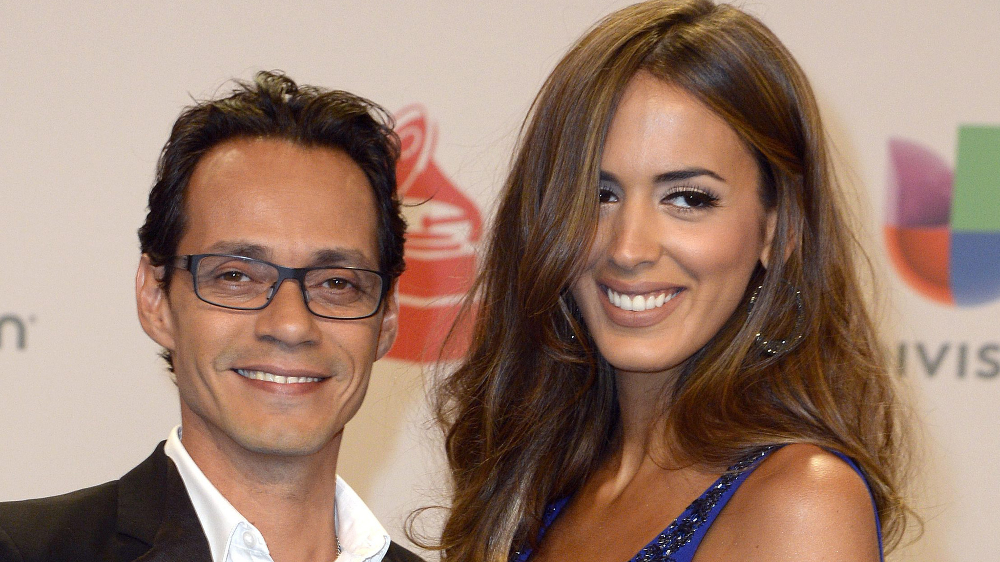 Busu la Jennifer Lopez Lavunja Ndoa ya Marc Anthony na Mkewe Shannon - Global Publishers