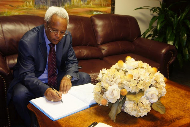 Lowassa Aeleza Kwanini Hakuhudhuria Misiba ya Sitta na Mungai - Global Publishers