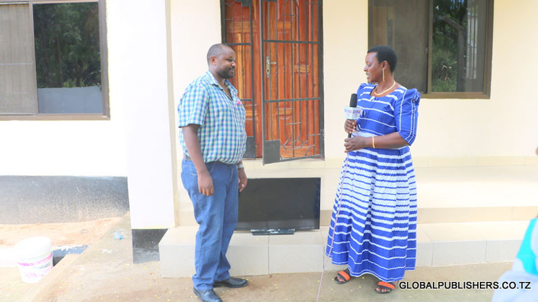 Mshindi wa Shinda Nyumba Awamu ya Kwanza Atembelewa, Atoa Ushauri kwa Wasomaji Wengine - Global Publishers