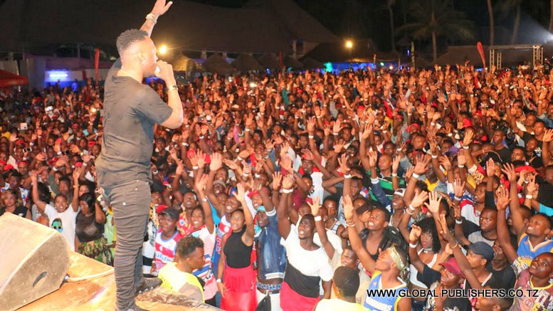 Shoo ya WCB Jangwani Sea Breeze Katika Picha - Global Publishers