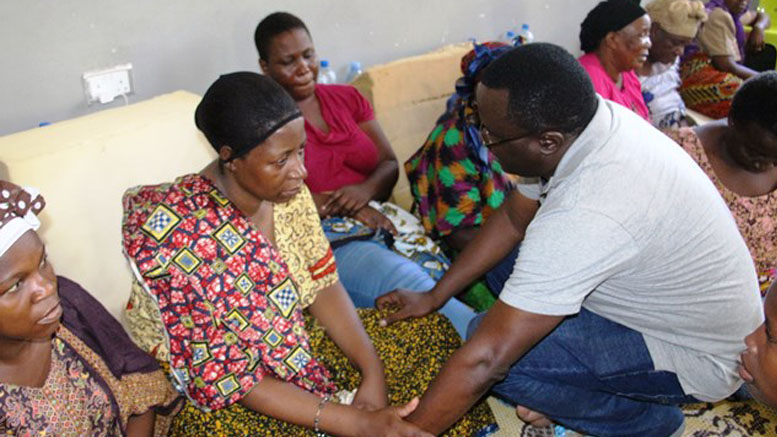 Wengi Wajitokeza Kwenye Msiba Wa Mpoki Bukuku Tabata - Global Publishers