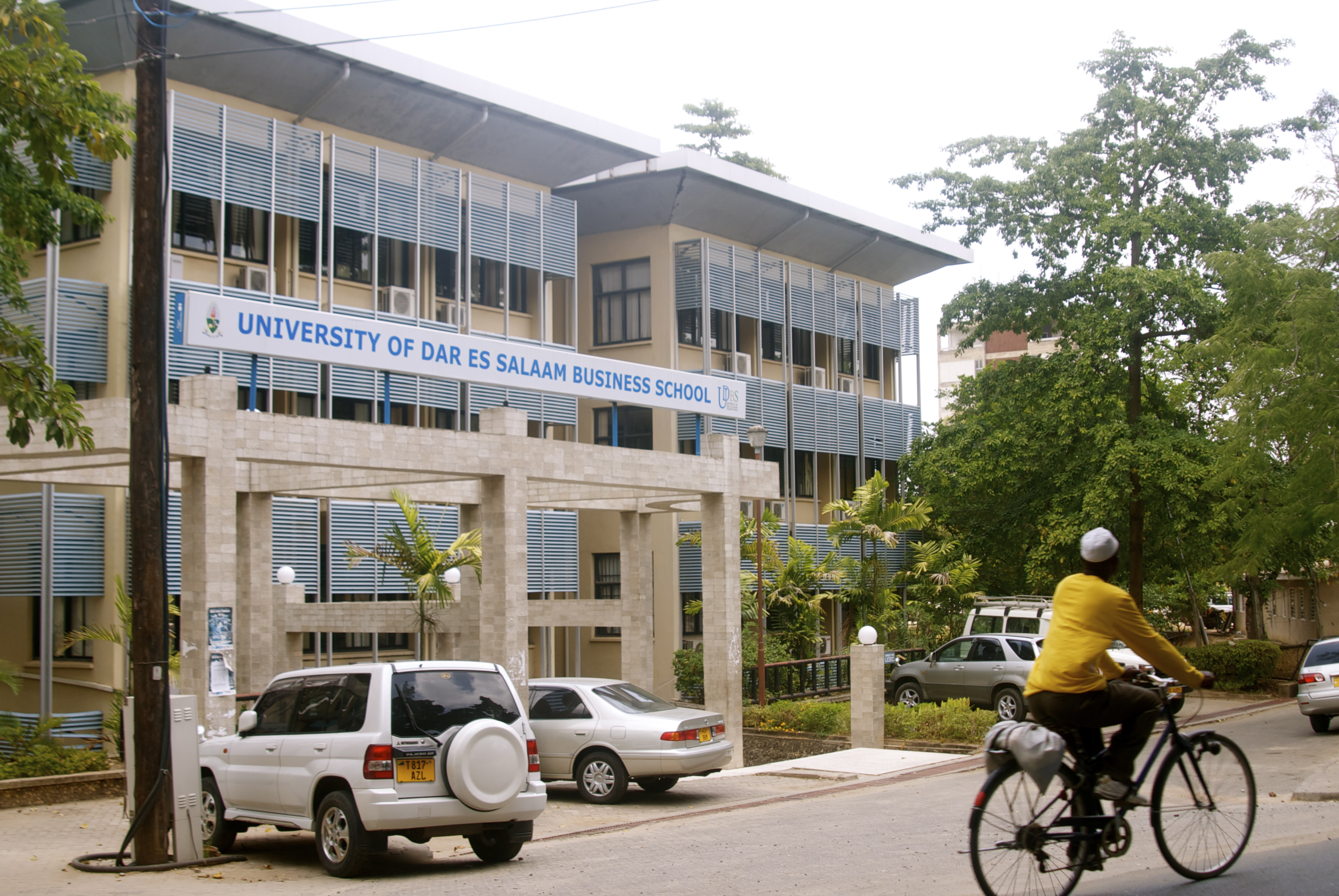 SKENDO: OFM Wajifanya Wanafunzi, Waingia Madarasani USDM na Kusoma Siku Tatu Bila Kustukiwa! (+Video) - Global Publishers