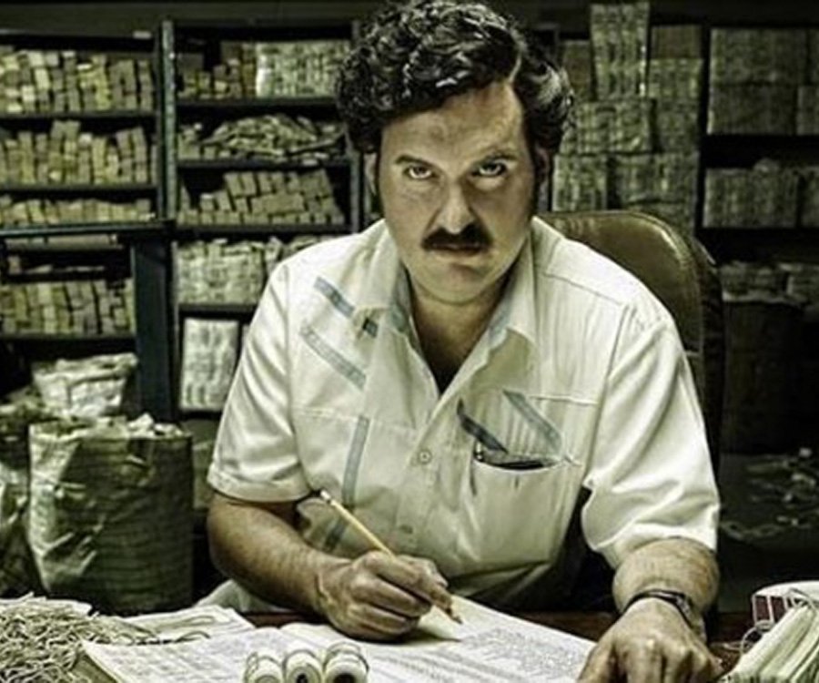 Simulizi Ya Muuza Madawa Maarufu Pablo Escobar - Global Publishers