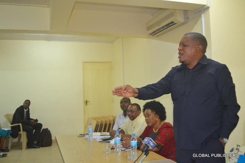 Waziri Nape Akutana na Wasanii wa Bongo Movie - Global Publishers