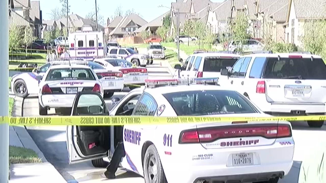 Mtoto: Baba Alimuua Mama Nikishuhudia - Global Publishers