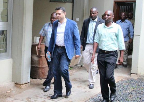 Video: Yusuf Manji Afikishwa Kortini Kisutu, Apewa Dhamana - Global Publishers