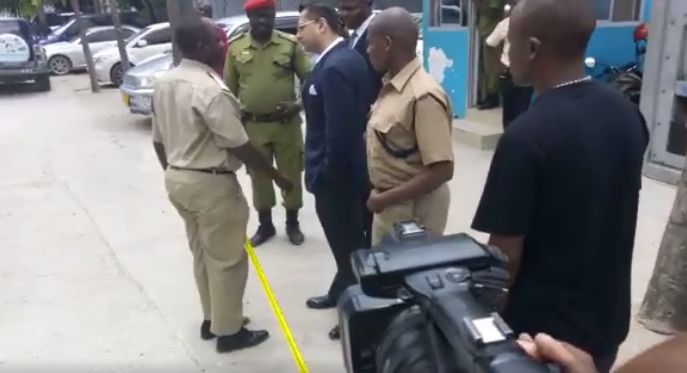 Manji Akamatwa Tena Wakati Akitoka Sentro, Arudishwa Ndani - Global Publishers
