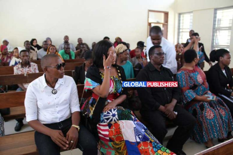 Zicheki Picha za Wema Akiwa Mahakamani Asubuhi Hii - Global Publishers