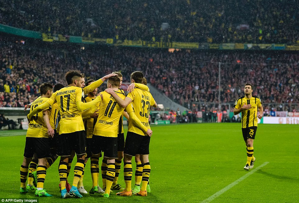 Video: Bayern Munich Wapigwa Nyumbani na Borussia Dortmund Bao 3-2 - Global Publishers