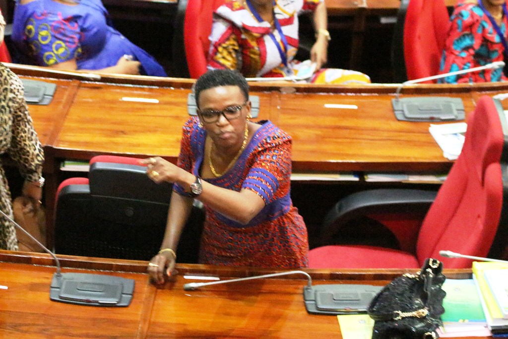 VIDEO: Wabunge ‘Wamlilia’ Halima Mdee Bungeni - Global Publishers