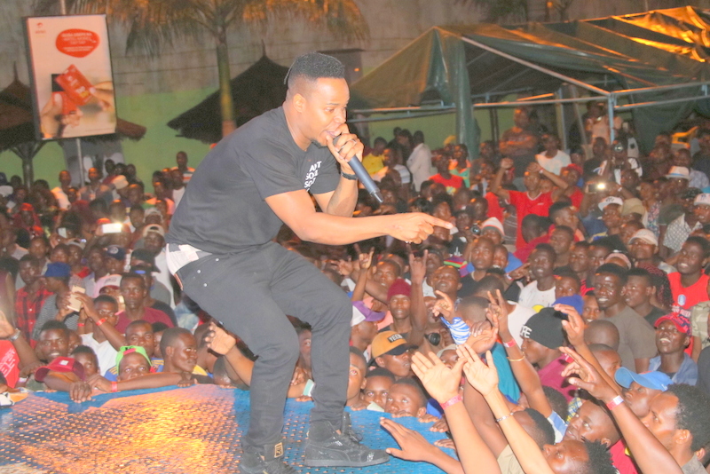 Video: Shoo Nzima Ya Nay wa Mitego ‘Wapo Concert’ Dar Live – Mbagala (Usiku wa Kuamkia Leo) - Global Publishers