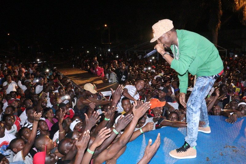 Darassa Afanya Makamuzi Ya Kihistoria Dar Live (Pichaz na Video) - Global Publishers