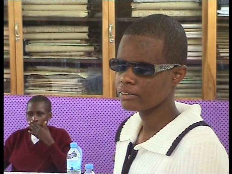 Watoto walemavu Arusha Wampa Mrisho Gambo Changamoto Zao - Global Publishers