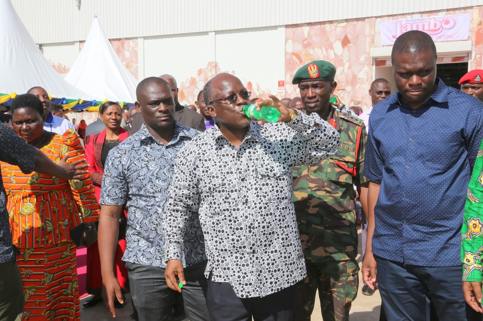 VIDEO: Rais Magufuli Afukunyua Madudu ya Mamlaka Maji Safi – Pwani - Global Publishers