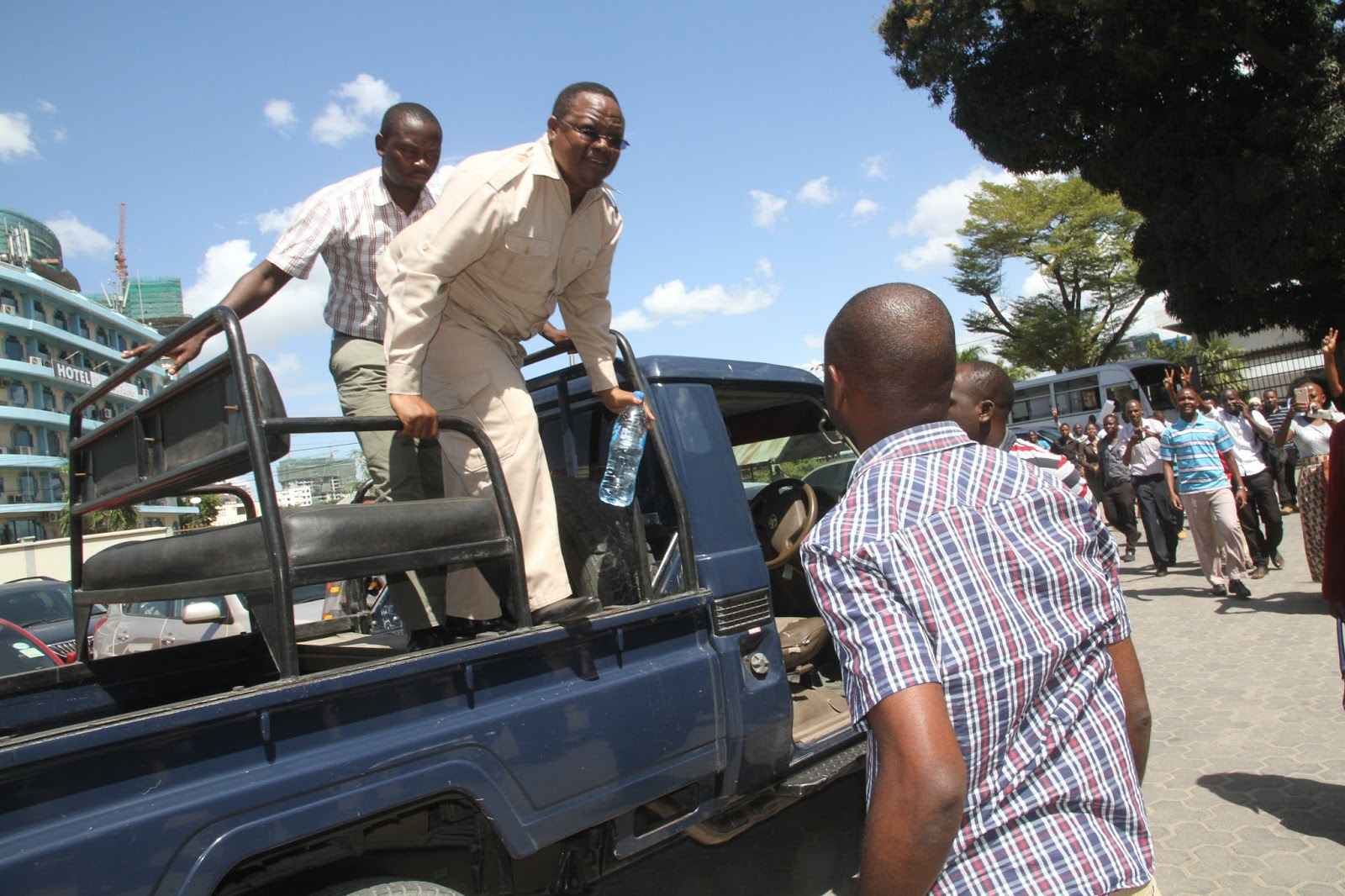 #GlobalNews: Polisi Waondoka Kituoni na Tundu Lissu - Global Publishers