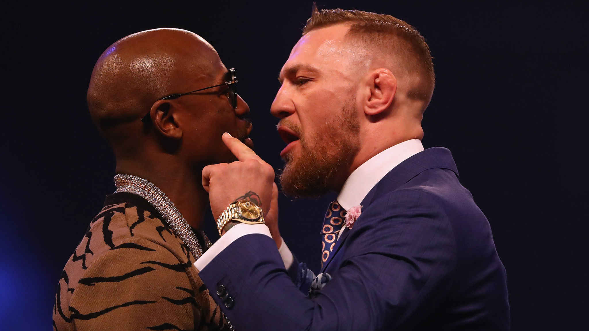 FLOYD MAYWEATHER JR. VS CONOR MCGREGOR NANI KIJOGOO? - Global Publishers