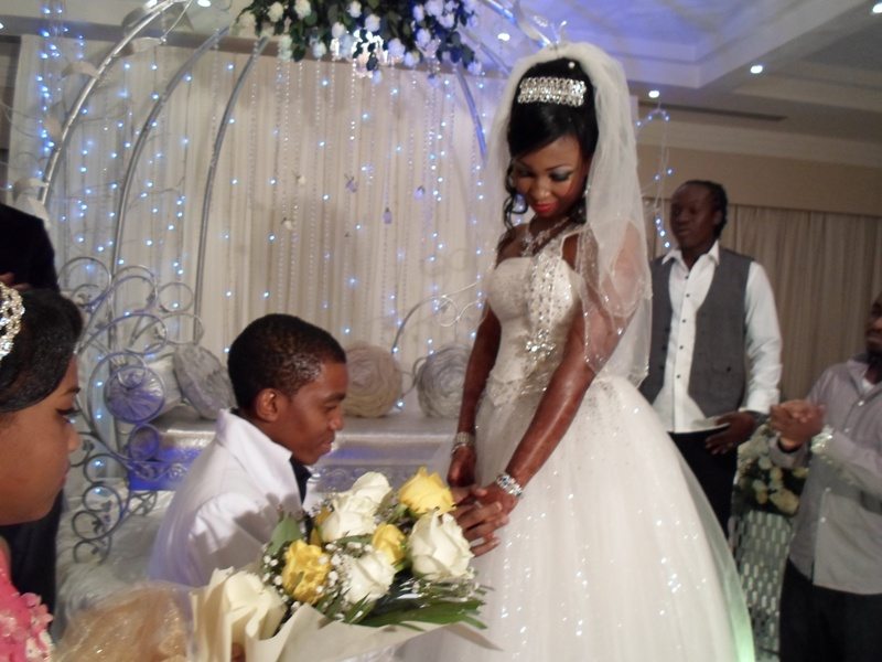 AUNTY AIGOMEA NDOA YAKE - Global Publishers