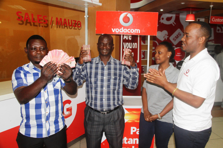 DEREVA,  FUNDI  WATUSUA MAPENE YA VODACOM MCHANA KWEUPEEEEEE! - Global Publishers