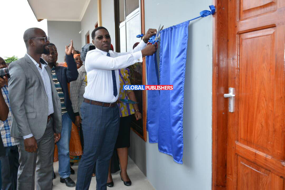 Makonda Azindua Viwanda Vidogo Karakana Mwananyamala Dar - Global Publishers