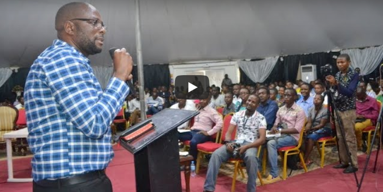 Live: Eric Shigongo Azungumza na Wanafunzi wa Vyuo Kanisa la VCCT Mbezi Beach. Tar: 19/11/2017 (Video) - Global Publishers