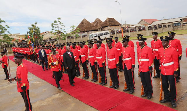 RAIS MAGUFULI NA MUSEVENI WAWEKA JIWE LA MSINGI LA BOMBA LA MAFUTA - Global Publishers