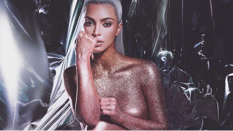 Kim Kardashian Apiga za Utupu Tena! - Global Publishers