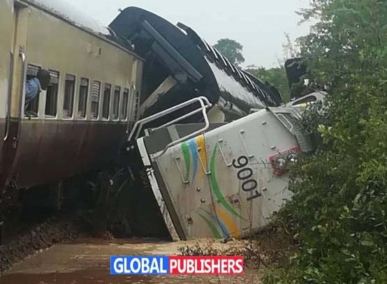 BREAKING NEWS: TRENI YA ABIRIA YAANGUKA - Global Publishers