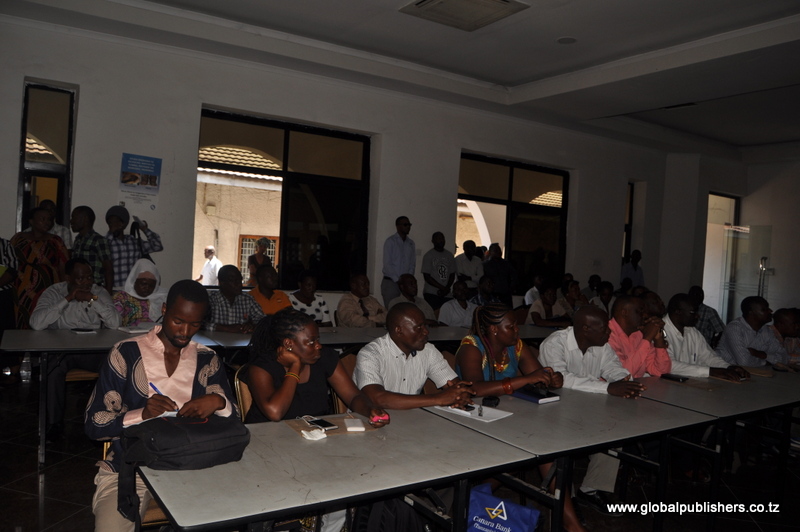 MAKONDA AYAONYA MAKAMPUNI YA UDALALI KUTOTUMIA NGUVU - Global Publishers