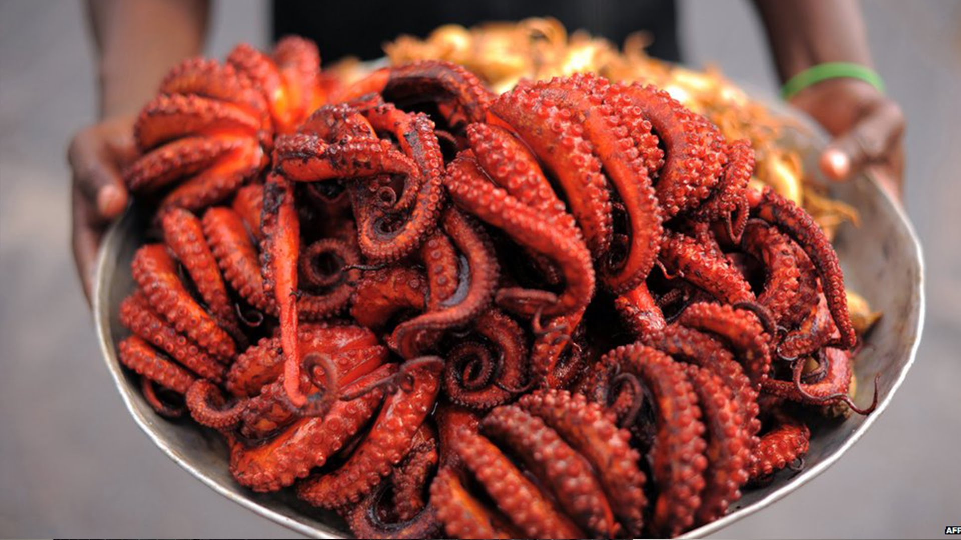 PWEZA WA KUKAANGA - Global Publishers